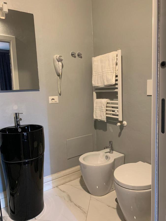 Superior Double Room Shower
