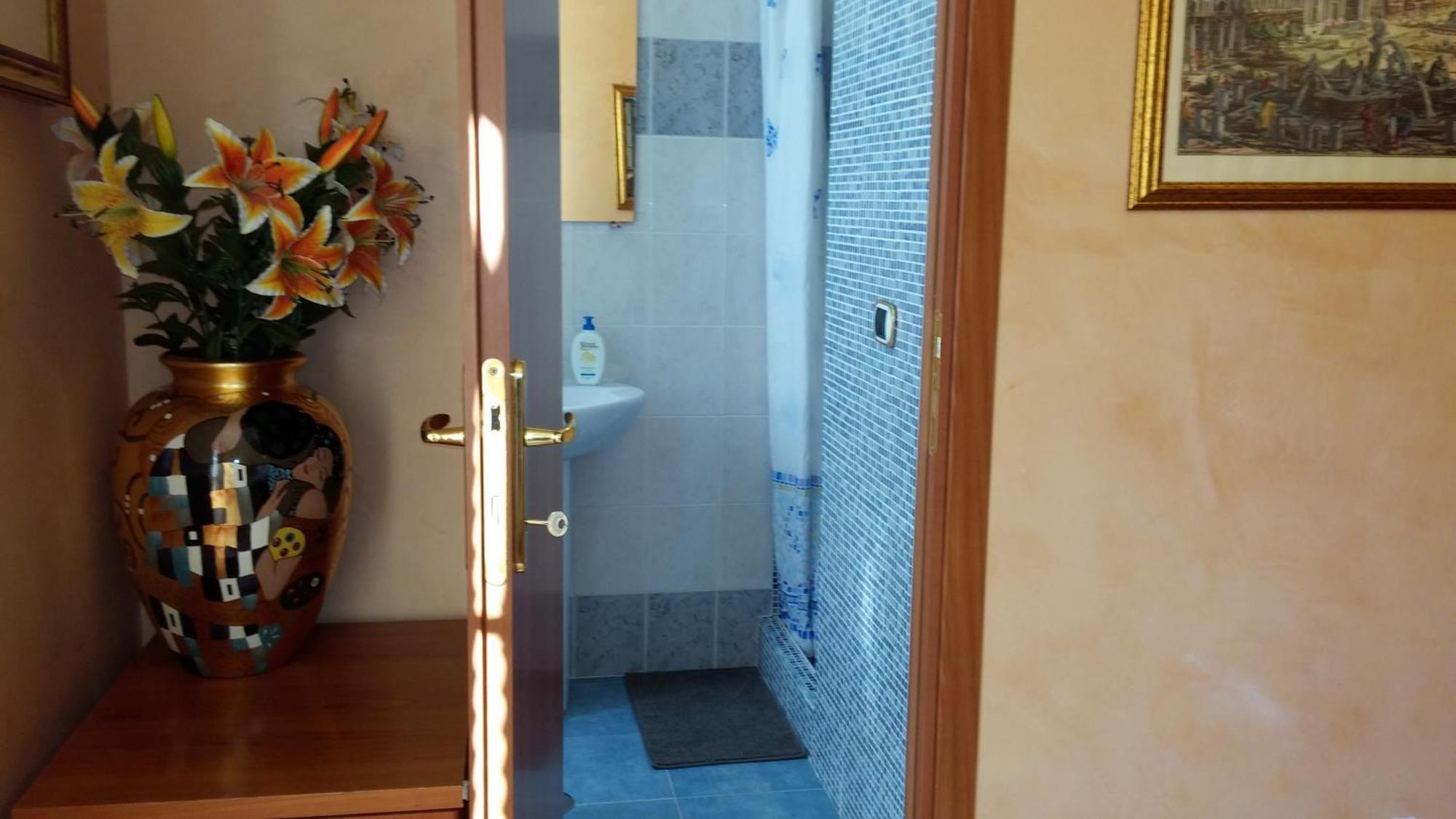 Double Room Private Bathroom