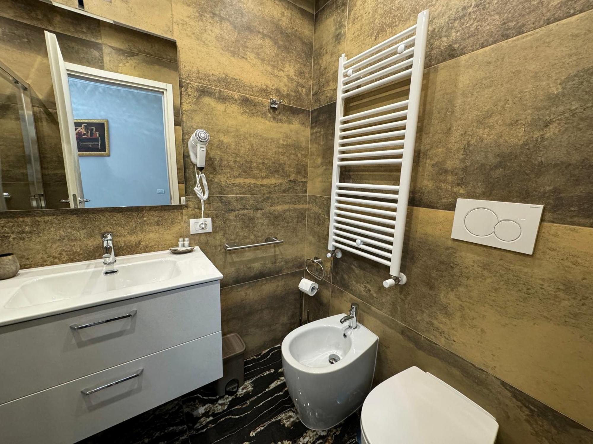 Deluxe Suite Spa Bath
