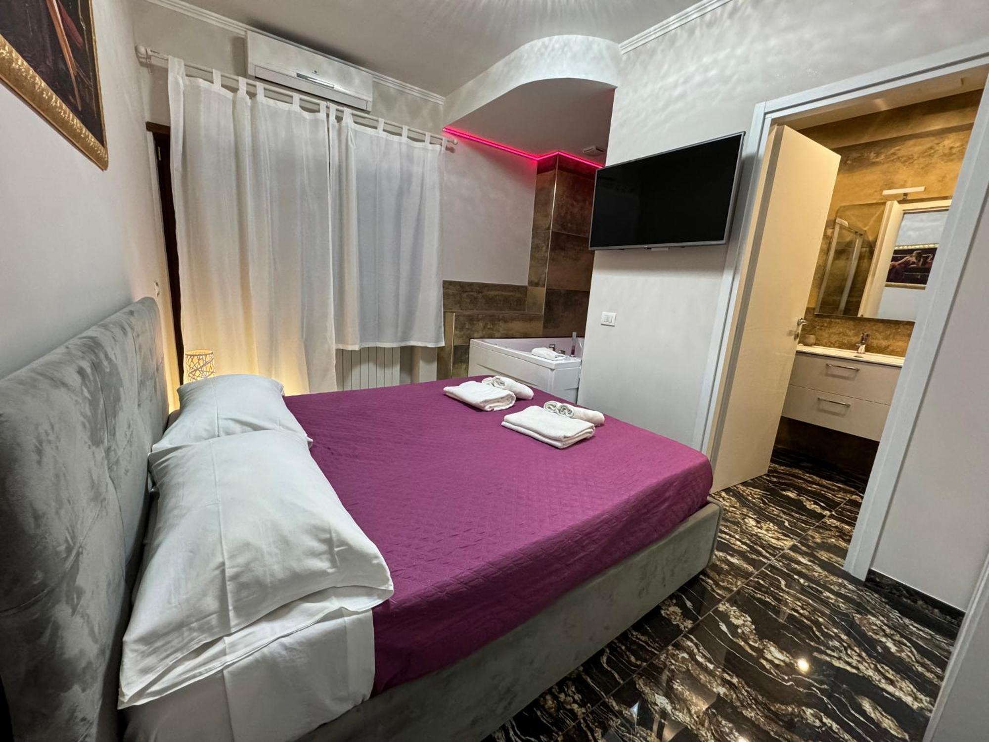 Deluxe Suite Spa Bath
