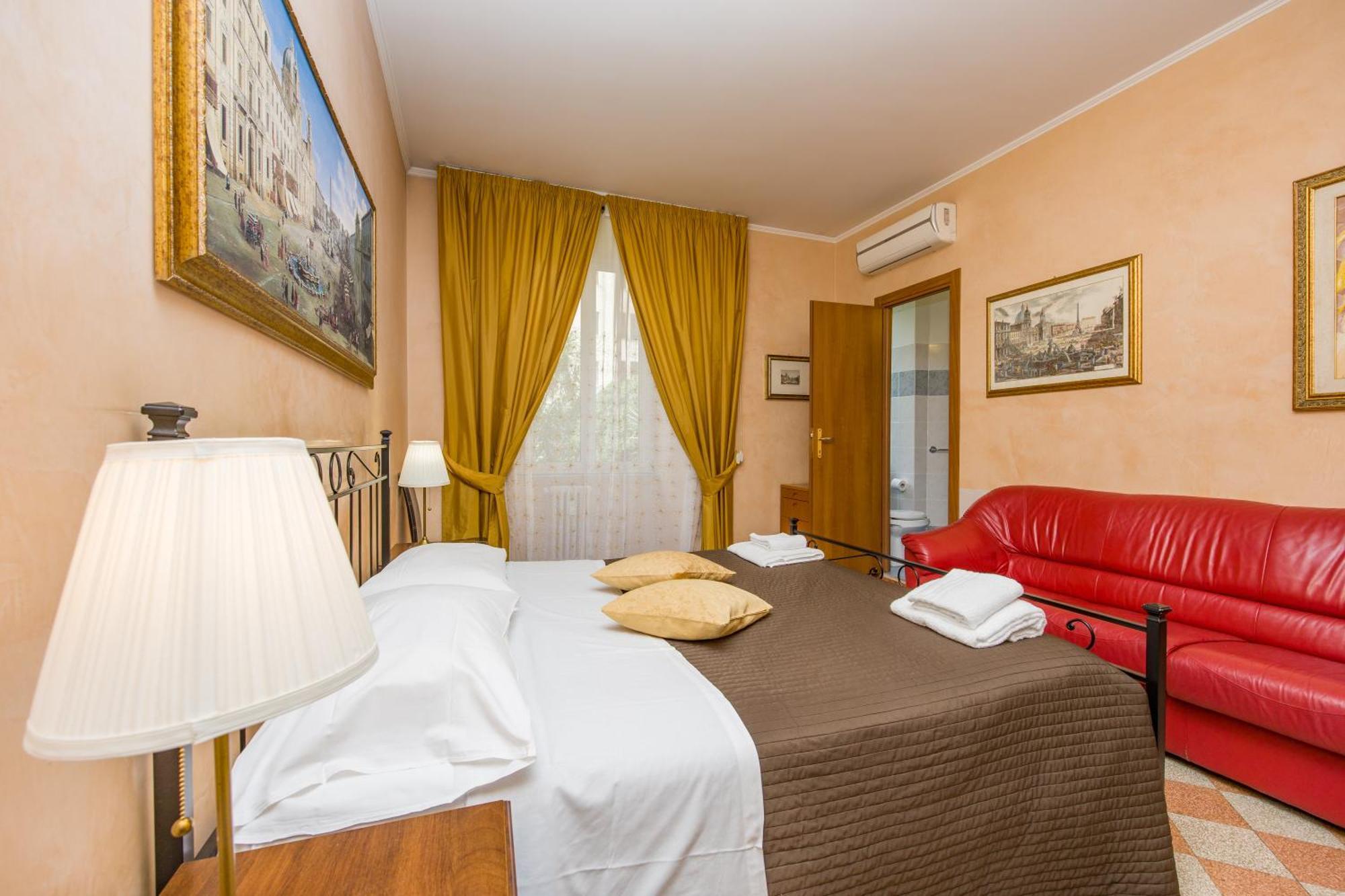 Double Room Private Bathroom