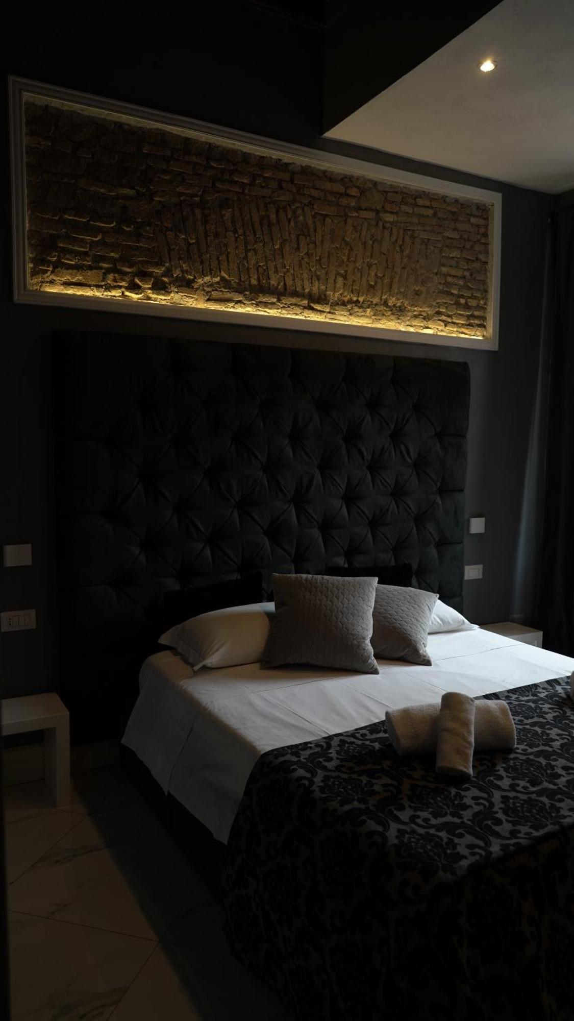 Superior Double Room Shower