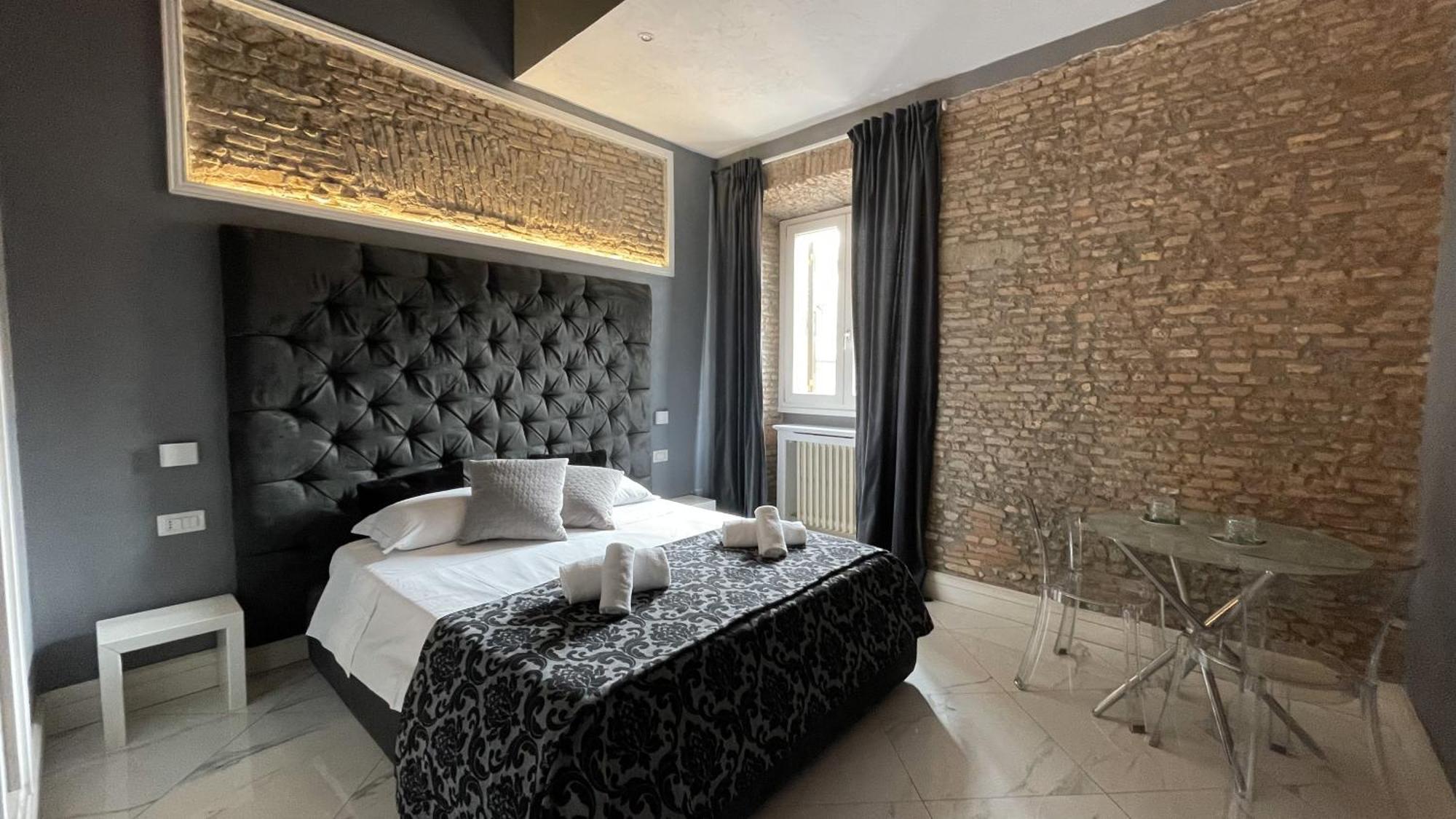 Superior Double Room Shower