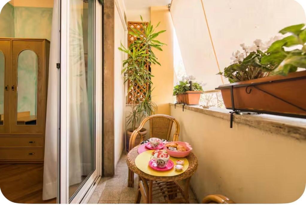 Single Room Private External Bathroom