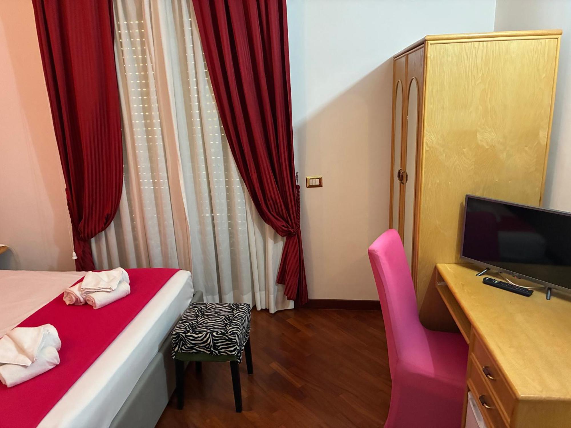 Large Double Room