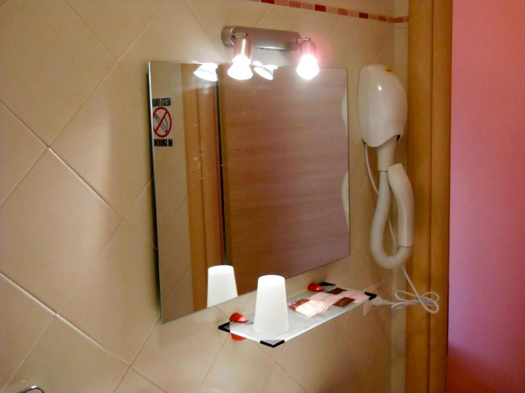 Double Room,43870216:JPEG