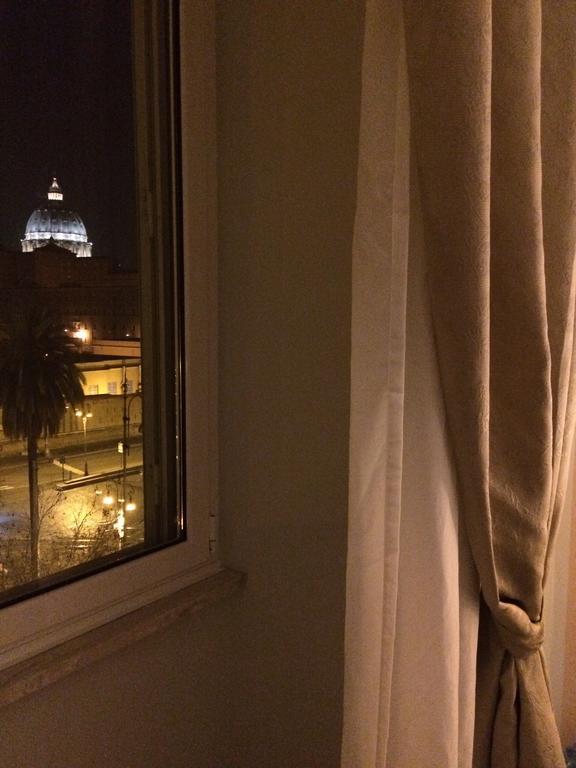 Camera Matrimoniale Superior con Vista San Pietro