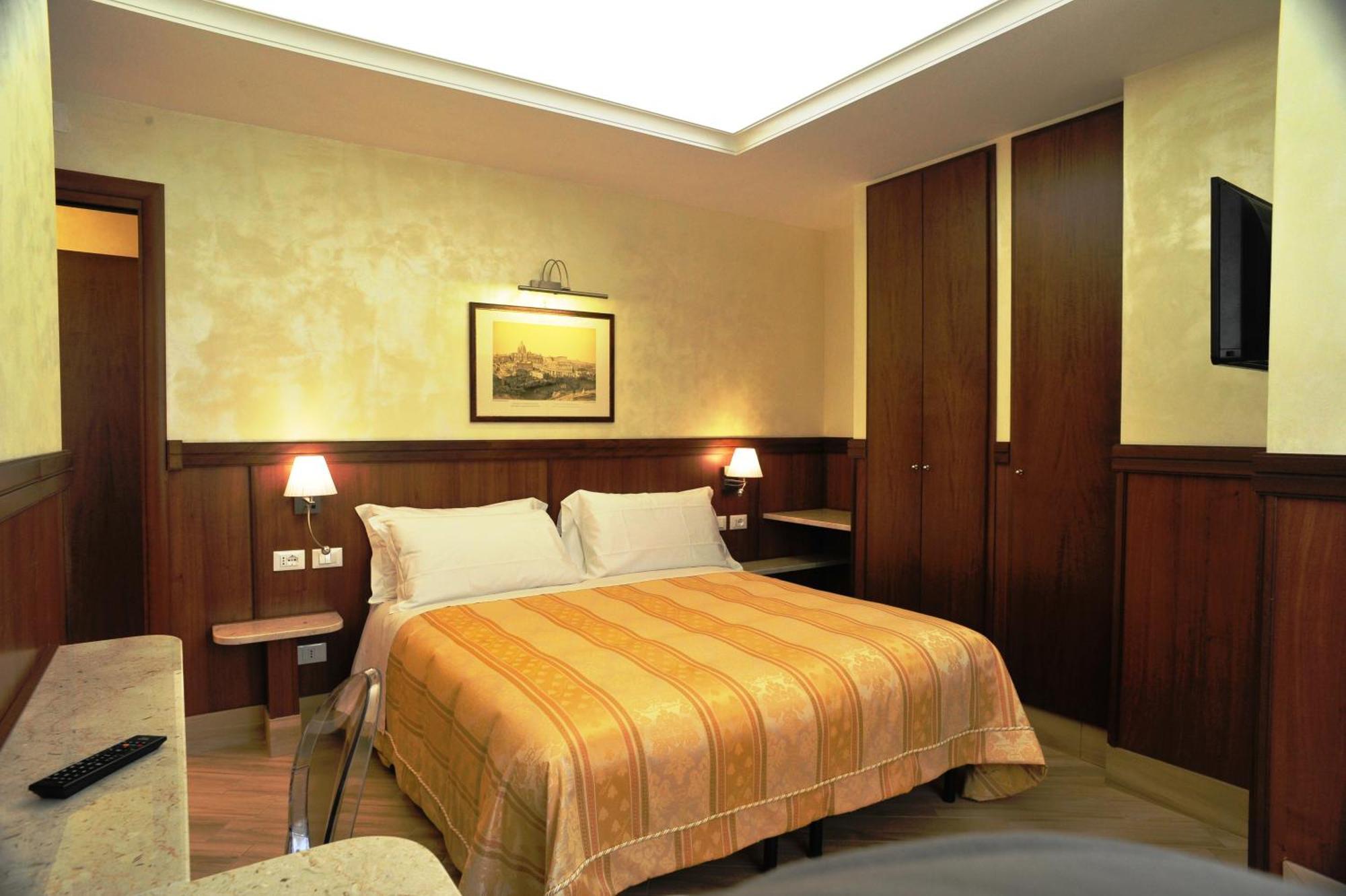 Double Room Private Bathroom