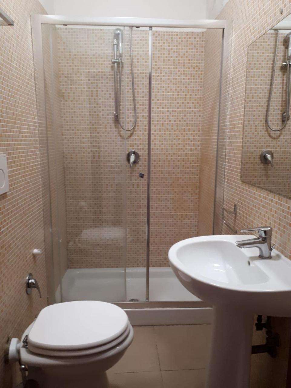 Camera Singola con Bagno Privato