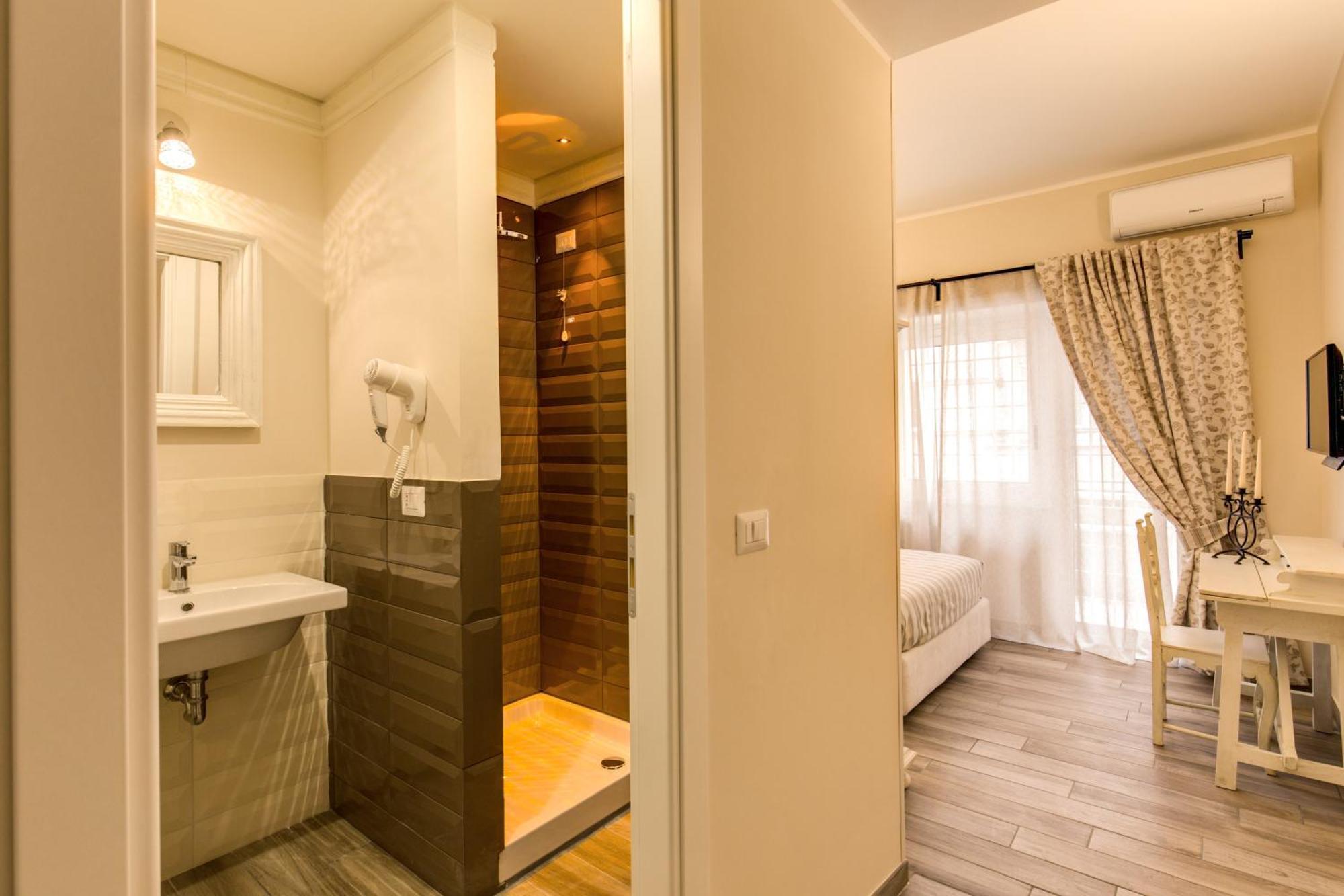 One-Bedroom Apartment,1500885073:JPEG