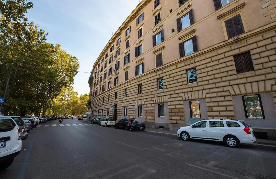 Lungotevere Ripa-1