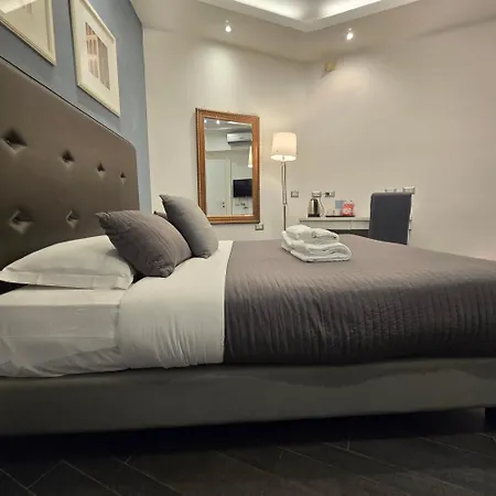 B&B Home 77-3