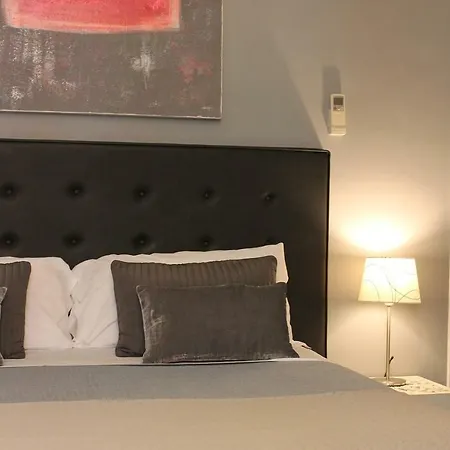 Little Rose Rooms-3