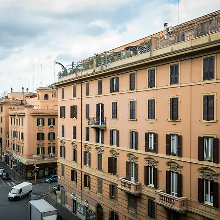 Rosso Charming Guest House Vaticano-3